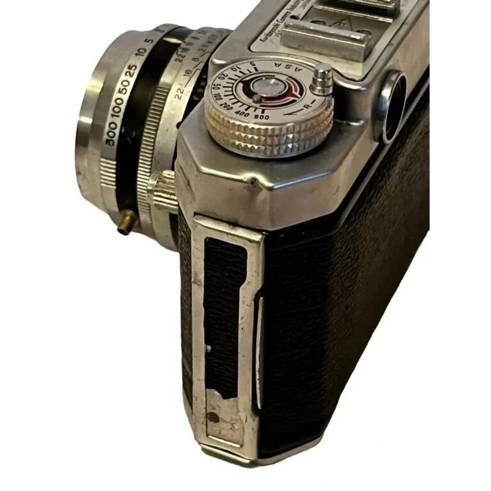 Petri 2.8 Color Corrected‎ Super 35mm Film Rangefinder film Camera- Parts Only